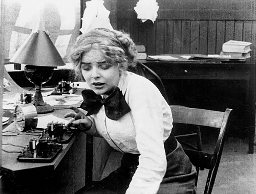 The Lonedale Operator (1911)